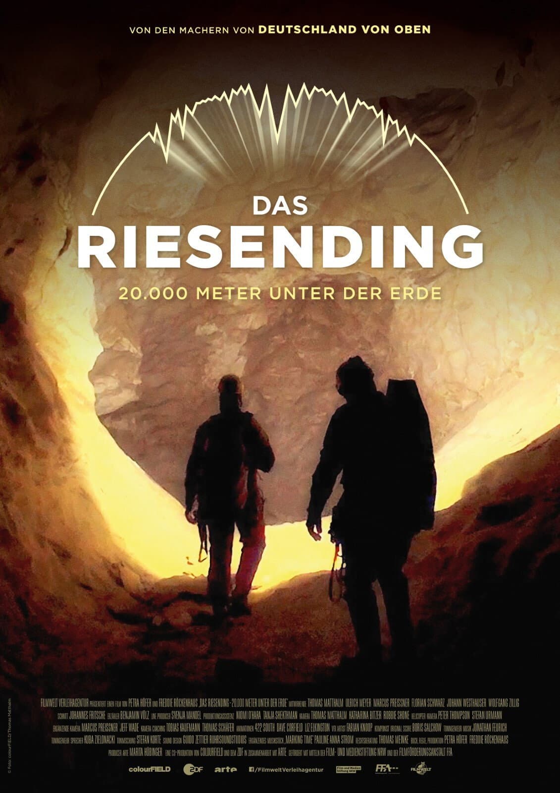20,000 Meters Under the Earth, in search of the giant cave's mystery
